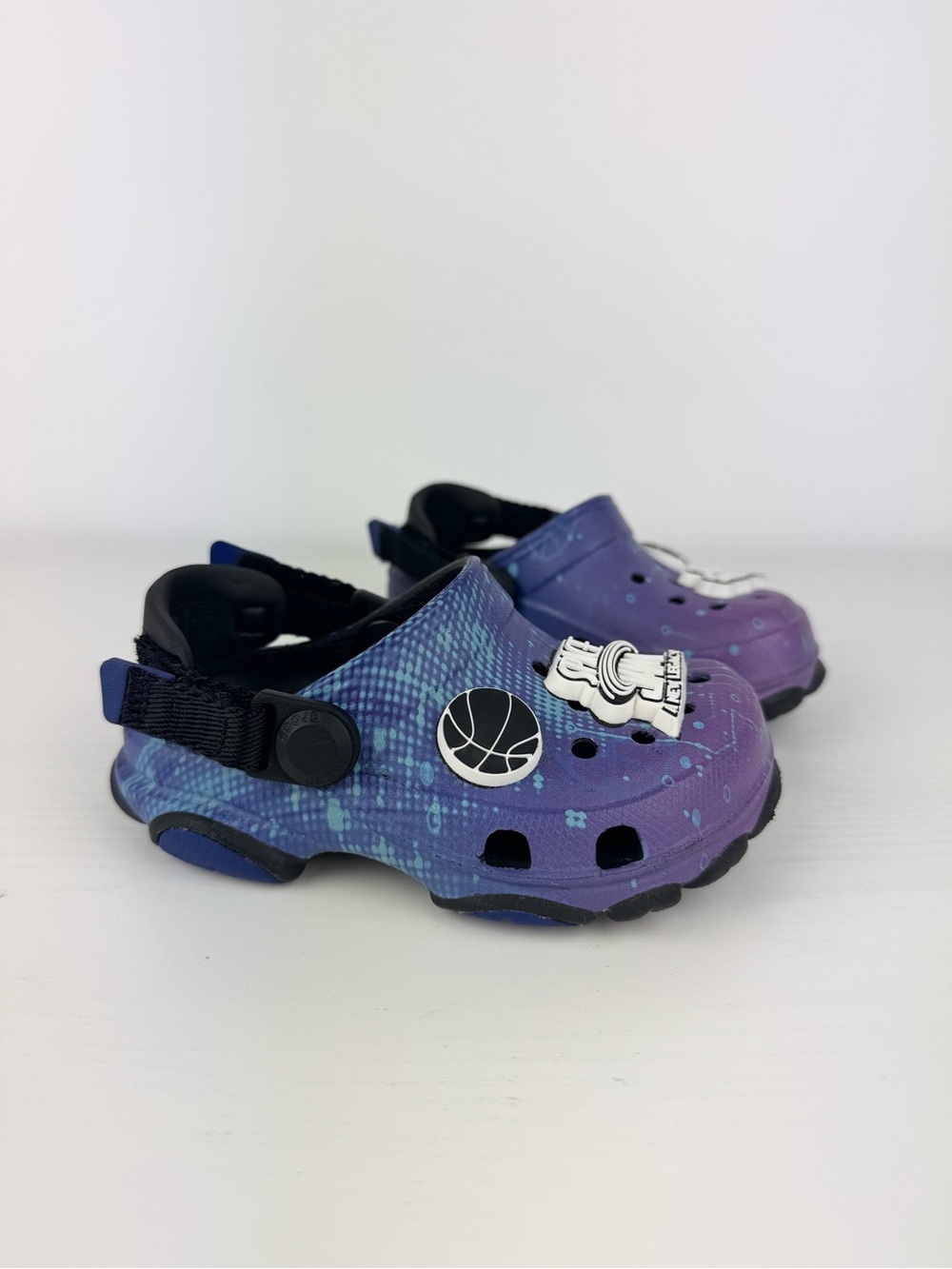 CROCS X Space Jam 2 Toddler Size 6C Clogs‎ with Charms